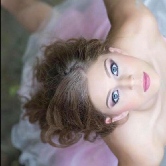 Meet your Posher, Britlon - Picture 1 of 1